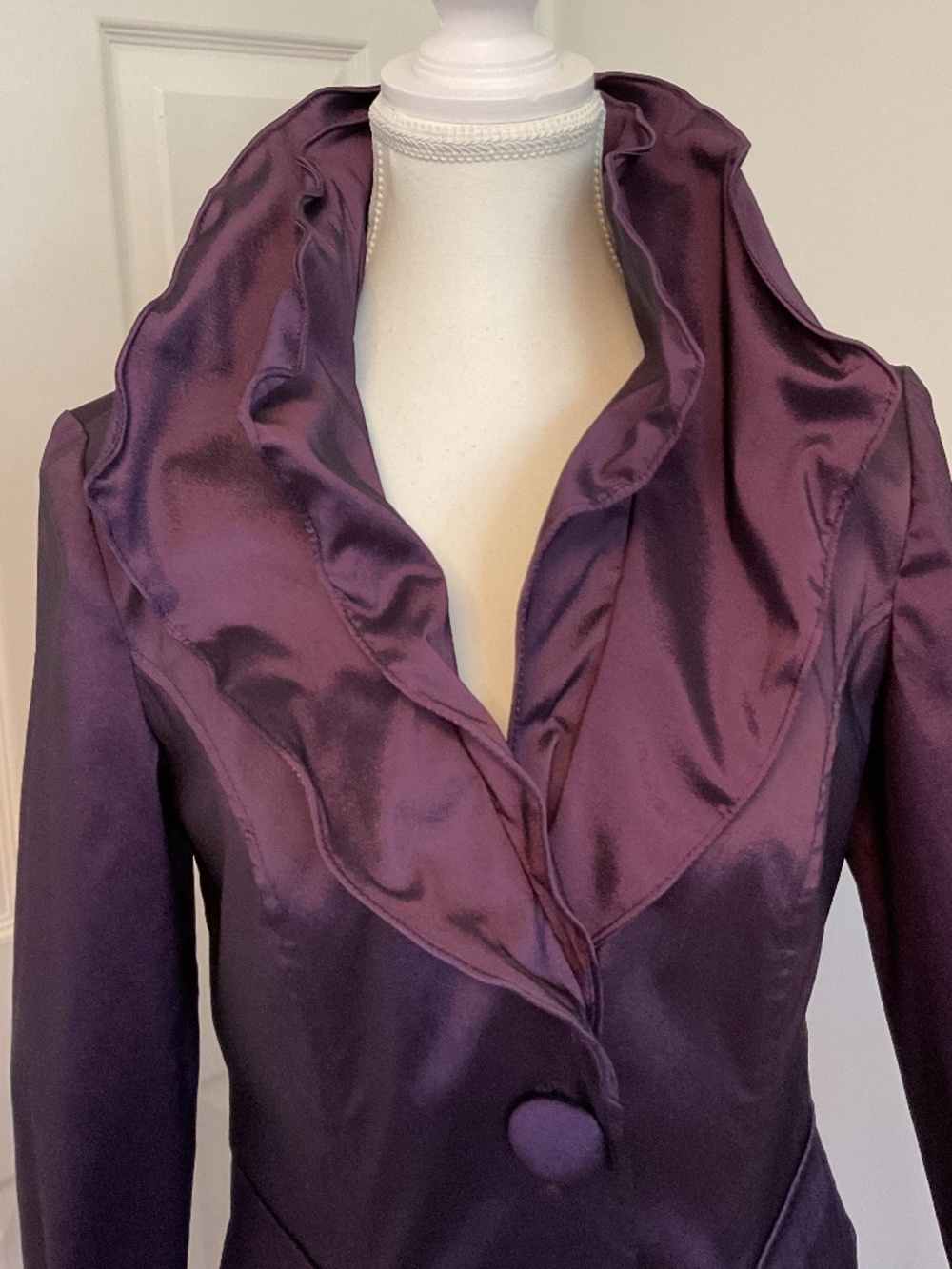 💐NWT💐 Joseph Ribkoff Purple Ruffled Wired Collar Jacket - size 8 - Picture 2 of 11